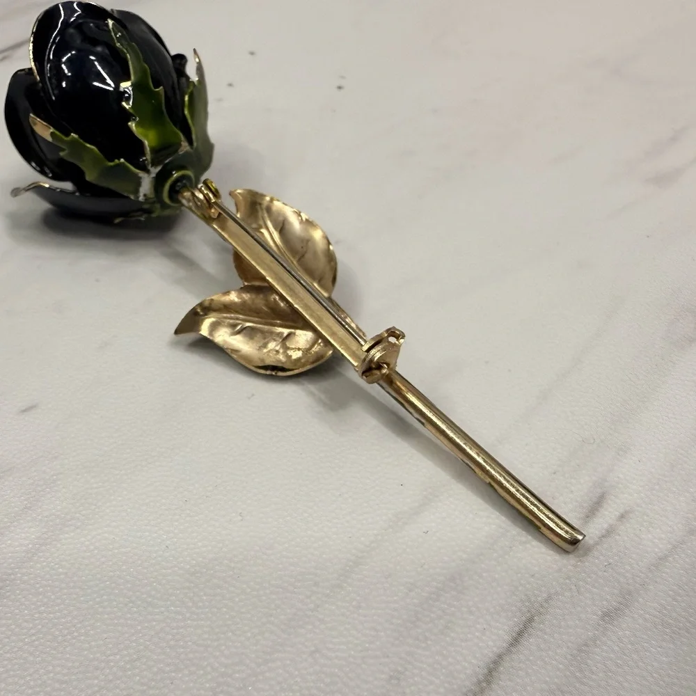Gold Tone Black Rose Brooch - Picture 5 of 12